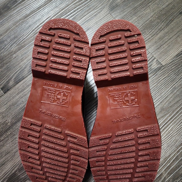 Dr. Martens Made In England mono oxblood red patent leather 1461 3-eye women's 8 - Picture 4 of 12
